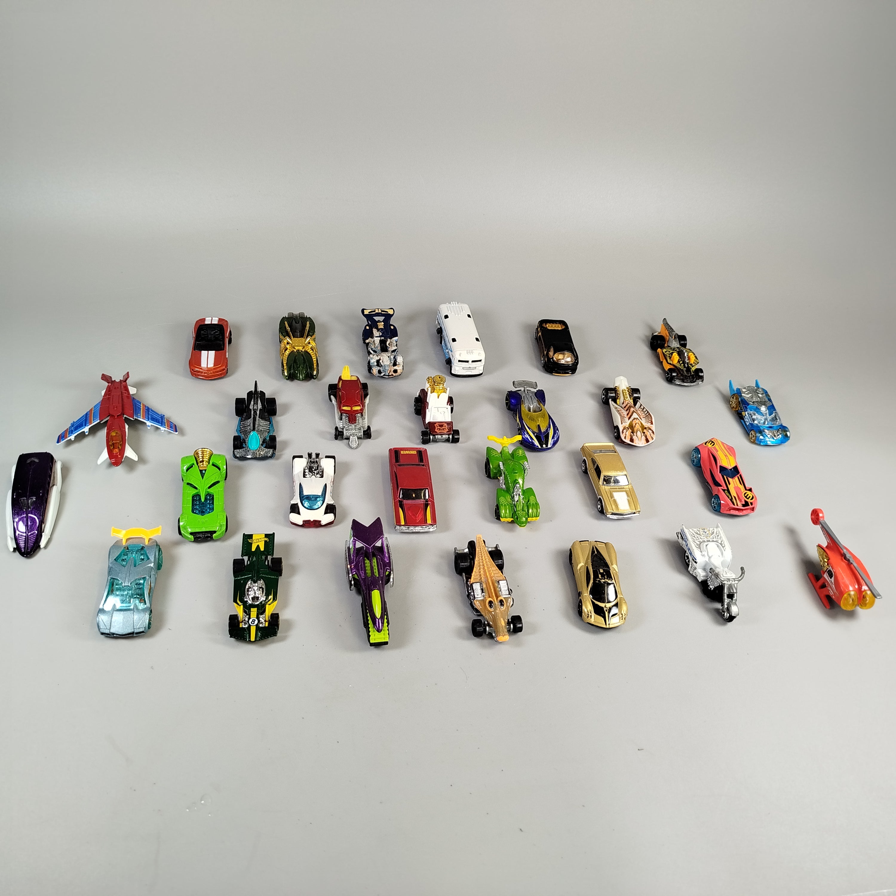 Hot Wheels Fahrzeuge Set von 26 – verschiedene Modelle